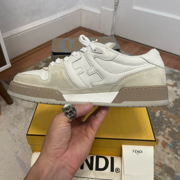 EUC Men’s Size 8 (Euro Sz 41) Fendi Match Low Top Suede Sneakers In White/Beige - Picture 10 of 17